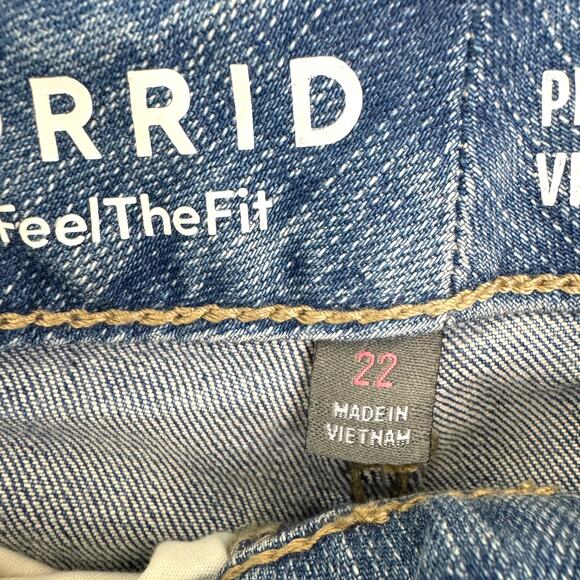 Torrid Women Perfect 10" Bermuda Denim Short Size 22 Vintage Stretch Summer Blue - Picture 3 of 10